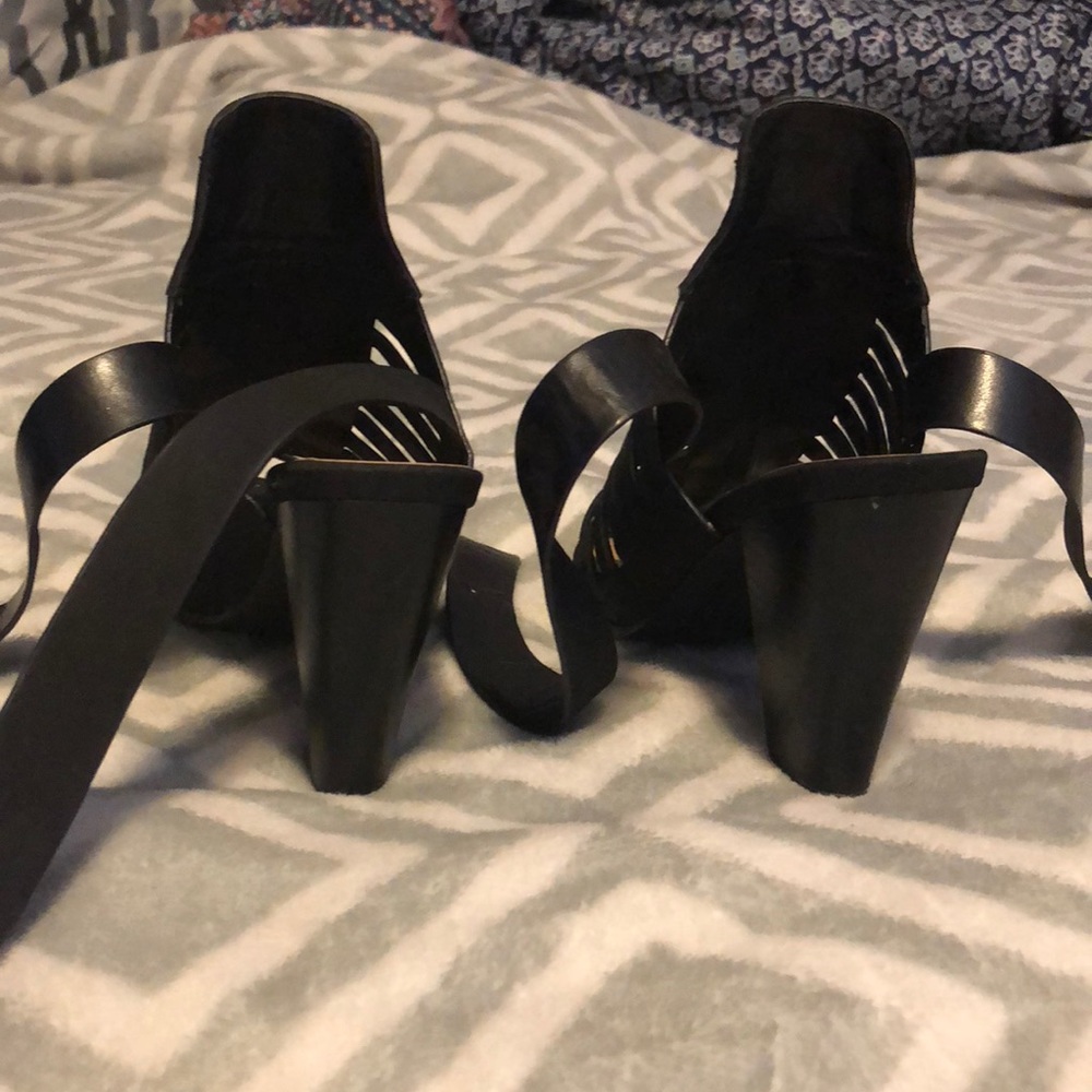 Heels - Picture 2 of 4